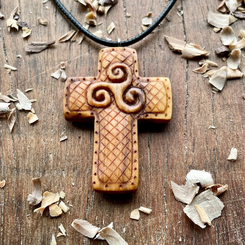 vkngjewelry Pendant Handcarved Unique Celtic Cross Triskelion Pendant