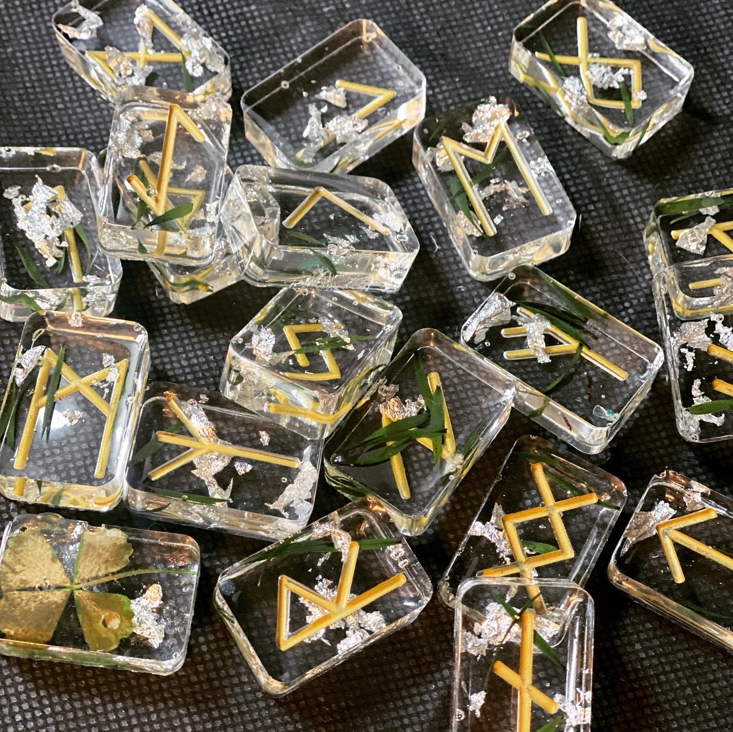 vkngjewelry runes 25 Custom-Made Resin Runes With Guidance Style 4