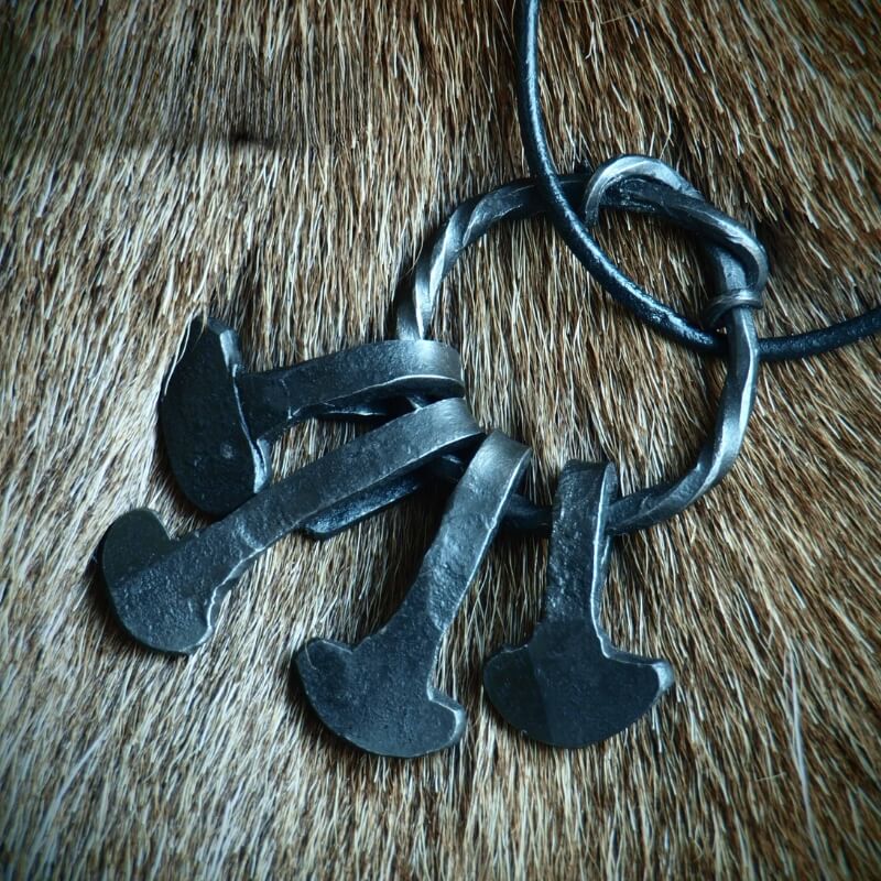 vkngjewelry Pendant Amulet with Iron Mjolnirs