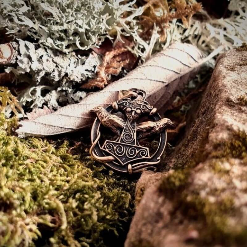 vkngjewelry Pendant Circled Thor's Hammer with Ravens Bronze Pendant