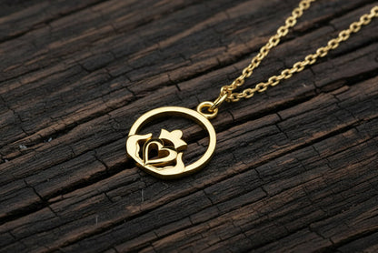 vkngjewelry Pendant Claddagh Celtic Pendant - Symbol of Love, Loyalty & Friendship