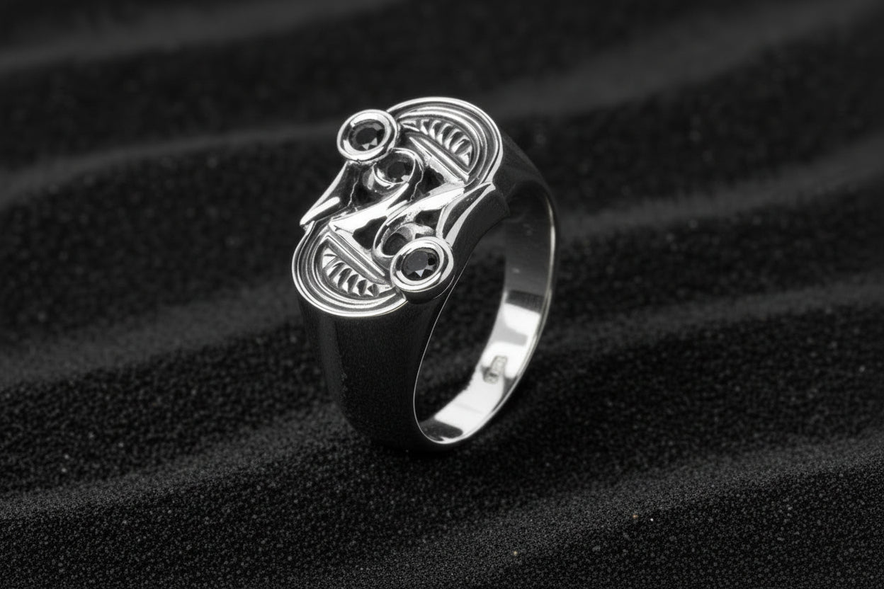 vkngjewelry Ring Frankish S Brooch Ring in Silver with Black Spinel