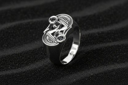 vkngjewelry Ring Frankish S Brooch Ring in Silver with Black Spinel