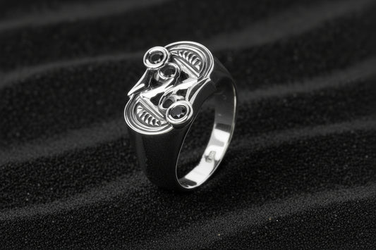 vkngjewelry Ring Frankish S Brooch Ring in Silver with Black Spinel