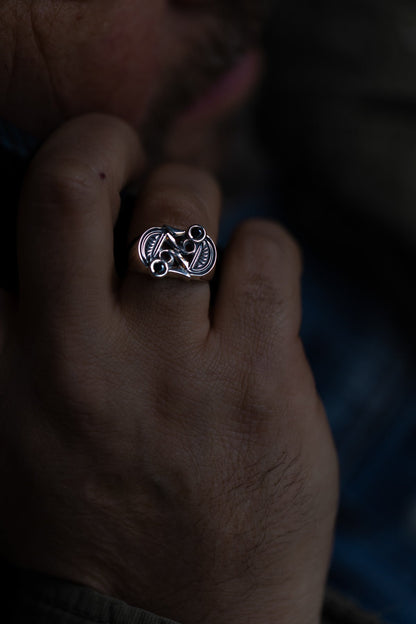 vkngjewelry Ring Frankish S Brooch Ring in Silver with Black Spinel