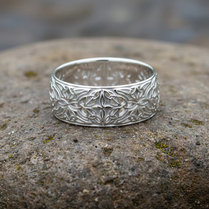 vkngjewelry Ring Gold Triquetra Wedding Band, Handcrafted Norse Jewelry