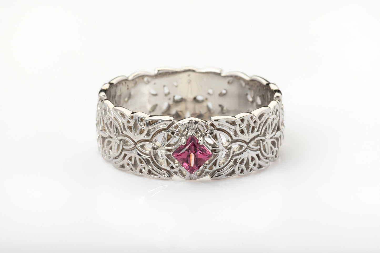 vkngjewelry Ring Gold Triquetra Wedding Ring with Garnet, Handmade Viking Jewelry