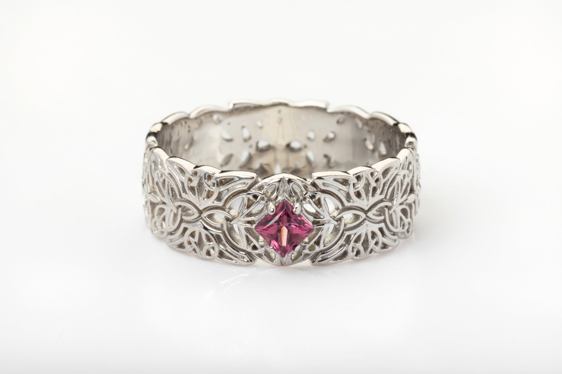 vkngjewelry Ring Gold Triquetra Wedding Ring with Garnet, Handmade Viking Jewelry