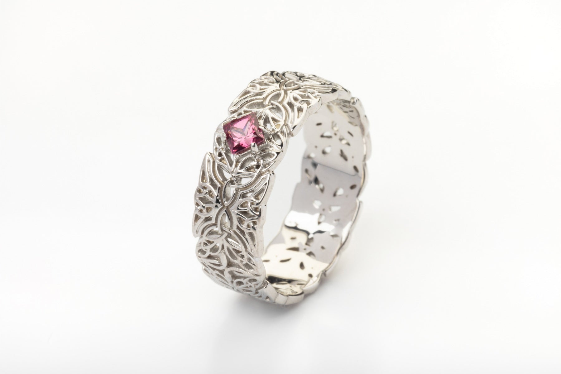 vkngjewelry Ring Gold Triquetra Wedding Ring with Garnet, Handmade Viking Jewelry