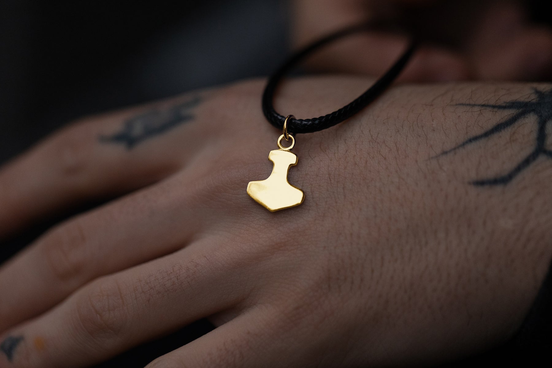 vkngjewelry pendentif Handcrafted Gold Thor's Hammer Smooth Pendant