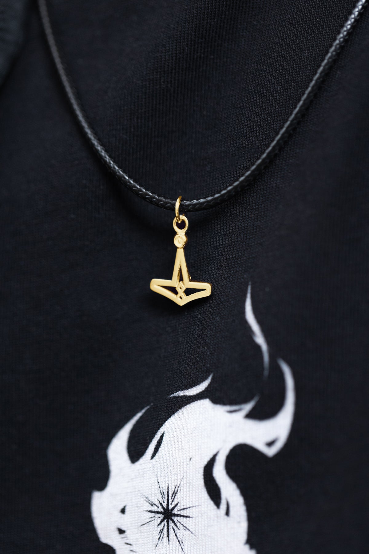 vkngjewelry pendentif Handcrafted Slim Thor's Hammer Gold Pendant