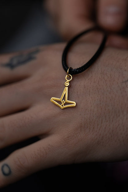 vkngjewelry pendentif Handcrafted Slim Thor's Hammer Gold Pendant