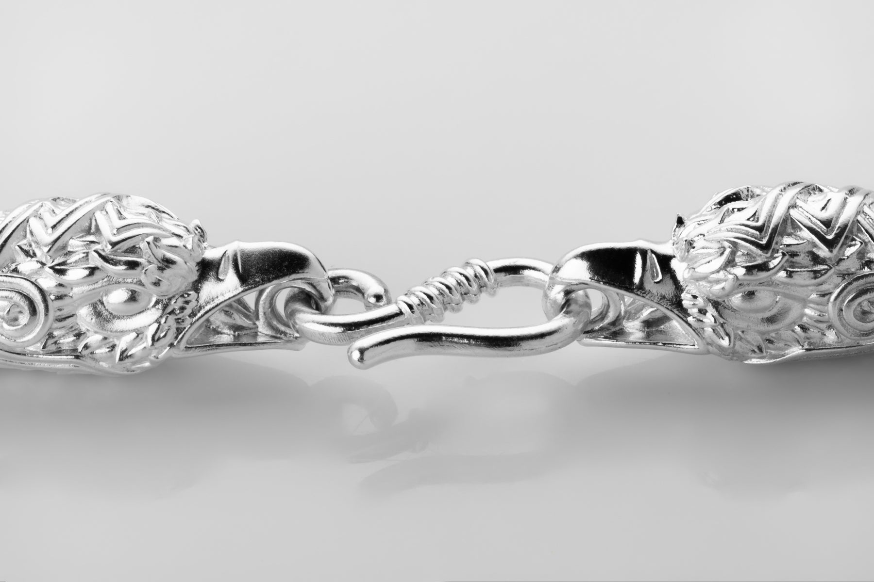 vkngjewelry Pendant 925 Sterling Silver Celtic Knot Box Chain with Eagle Head Clasp