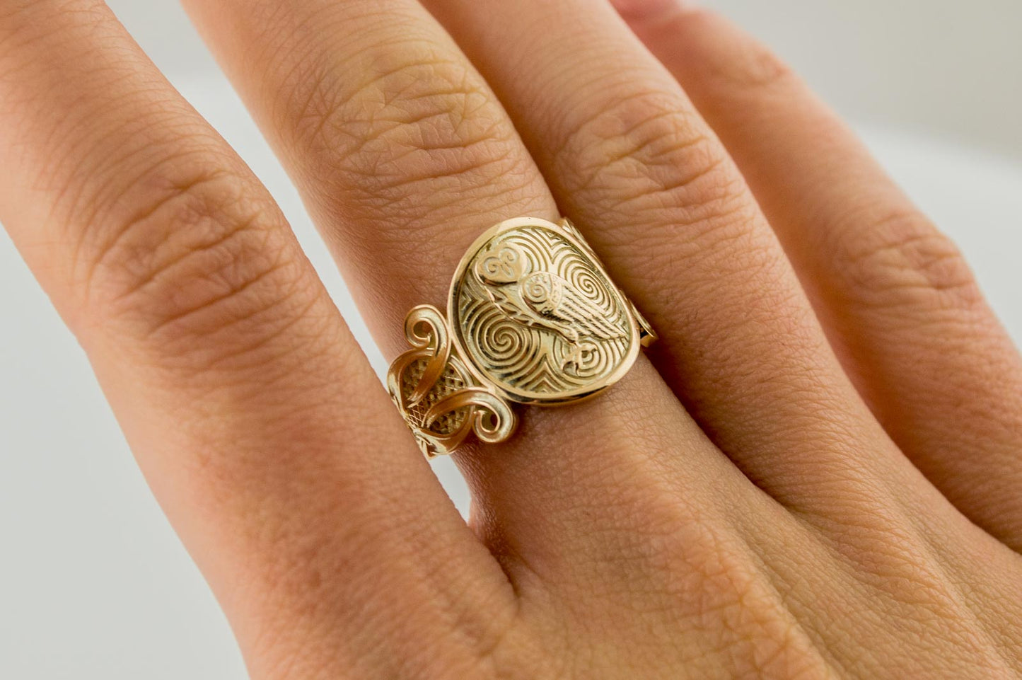 vkngjewelry Ring Handcrafted Owl Symbol with Ornament Gold Ring