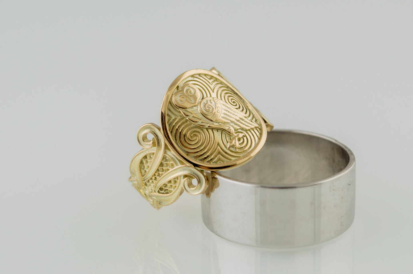 vkngjewelry Ring Handcrafted Owl Symbol with Ornament Gold Ring