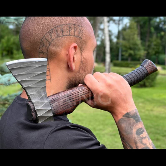 vkngjewelry hache Hand forged hatchet “Vill Gustus" (Axe 24)