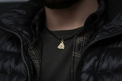 vkngjewelry pendentif Handcrafted Slim Valknut Gold Pendant